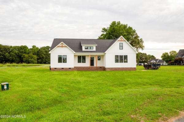 101 SANDTRAP LN, CLINTON, NC 28328 - Image 1