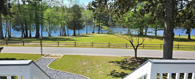 402 LAKESHORE DR, ABERDEEN, NC 28315, photo 3 of 50