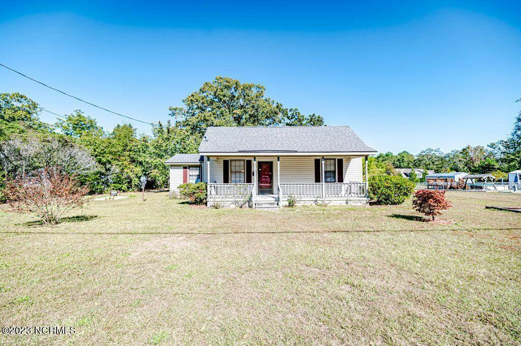 414 W 6TH AVE, RAEFORD, NC 28376, photo 1 of 28