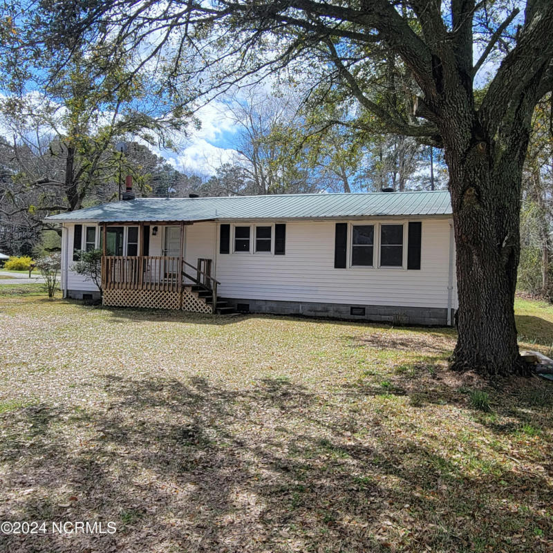 216 S COLLEGE ST, ATKINSON, NC 28421, photo 1 of 24