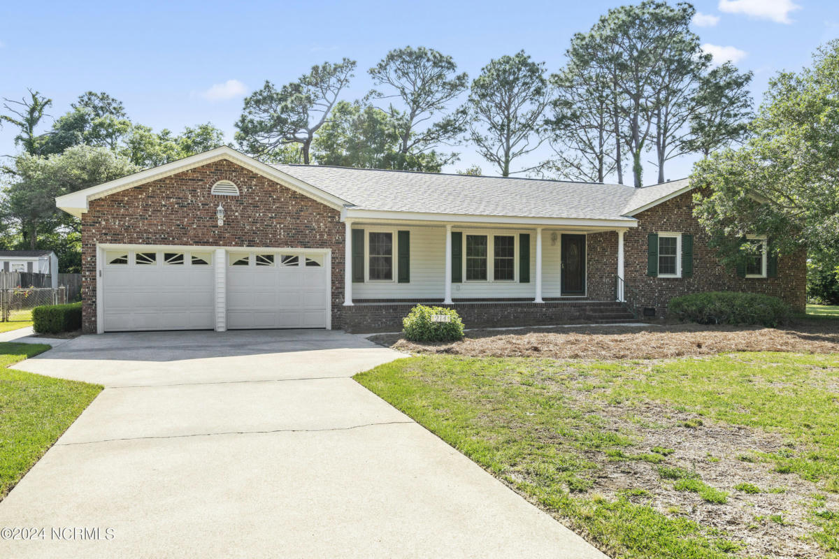 214 MADELINE DR, WILMINGTON, NC 28405, photo 1 of 59