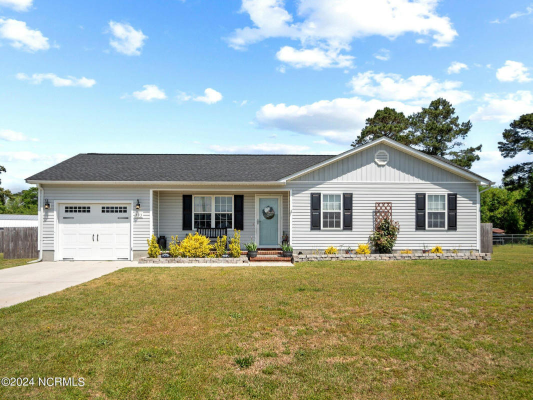 203 WINGSPREAD LN, BEULAVILLE, NC 28518, photo 1 of 50