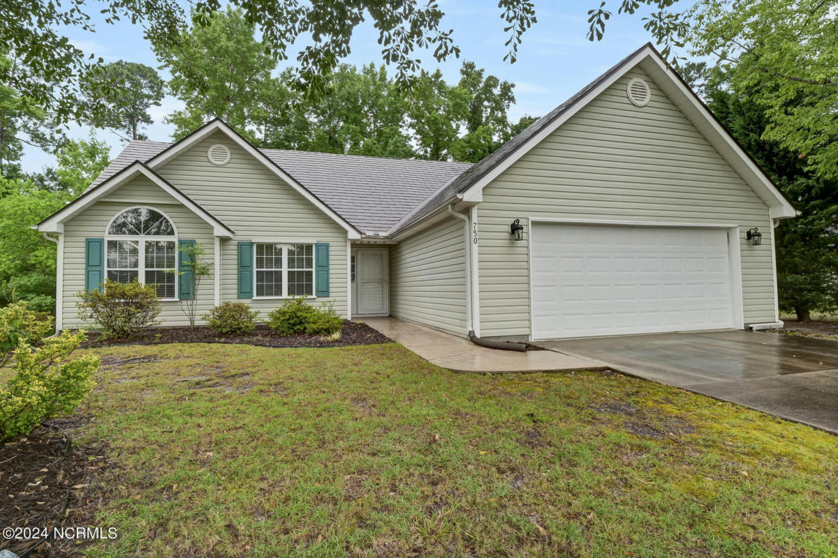 750 OAK BRANCHES CLOSE, BELVILLE, NC 28451, photo 1 of 28