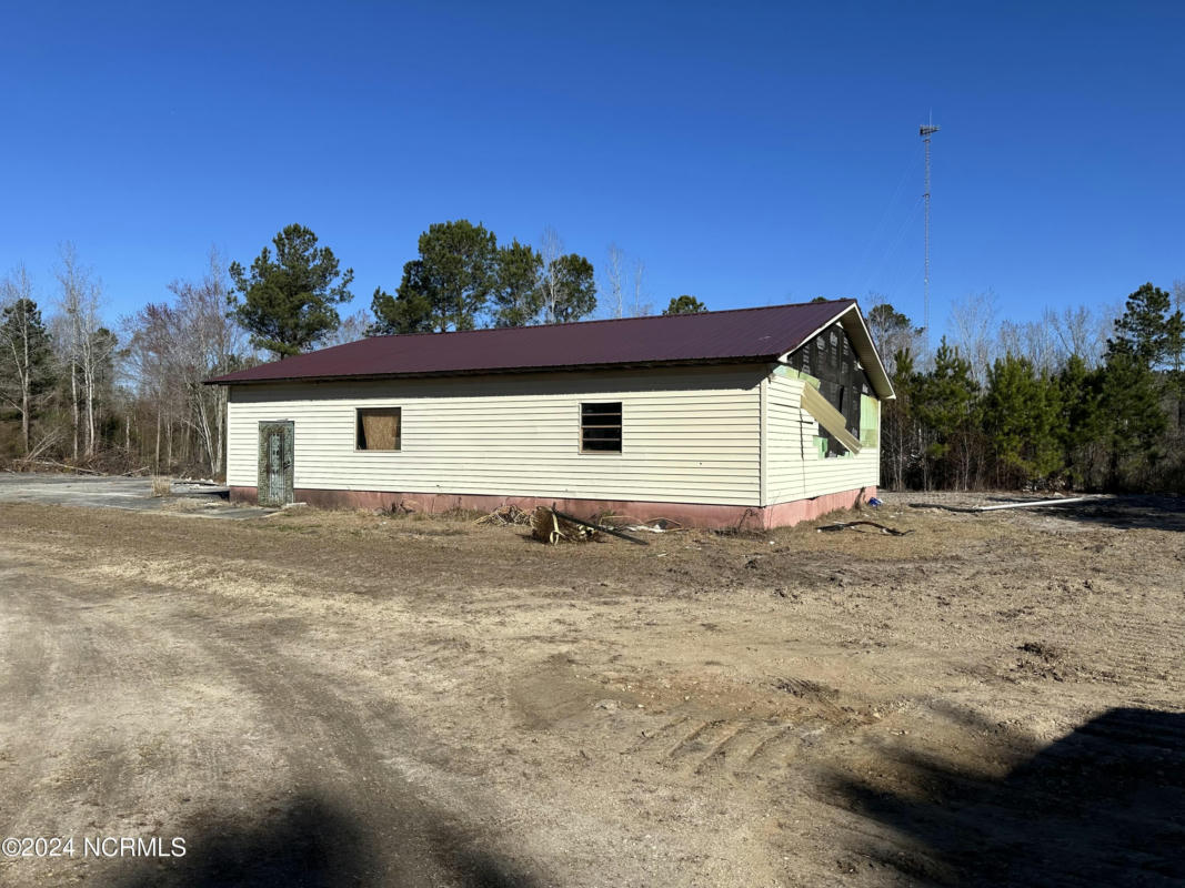 773 OLD WILMINGTON RD, WHITEVILLE, NC 28472, photo 1 of 10